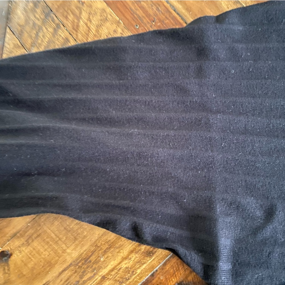 T Tahari Black Women's Crewneck Textured Sweater - Picture 5 of 7
